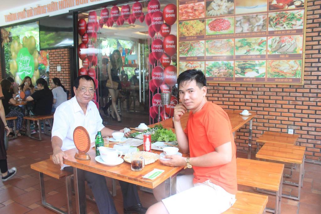 Ngoi Nha Xanh Hotel Da Nang Luaran gambar
